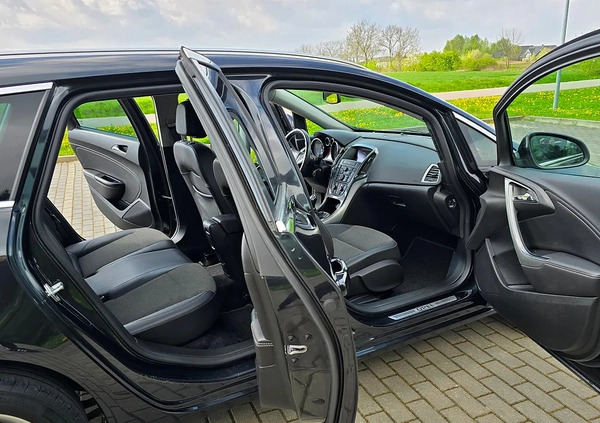 Opel Astra cena 29900 przebieg: 151000, rok produkcji 2014 z Płock małe 497